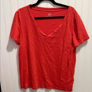 GAP Women's Bright Orange large tall  V-Neck Tee
